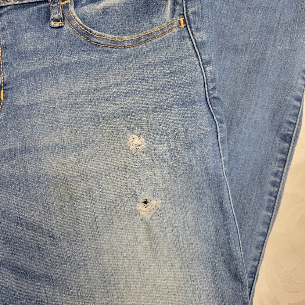 Hollister Distressed Jeans wt 27 - Picture 3 of 15